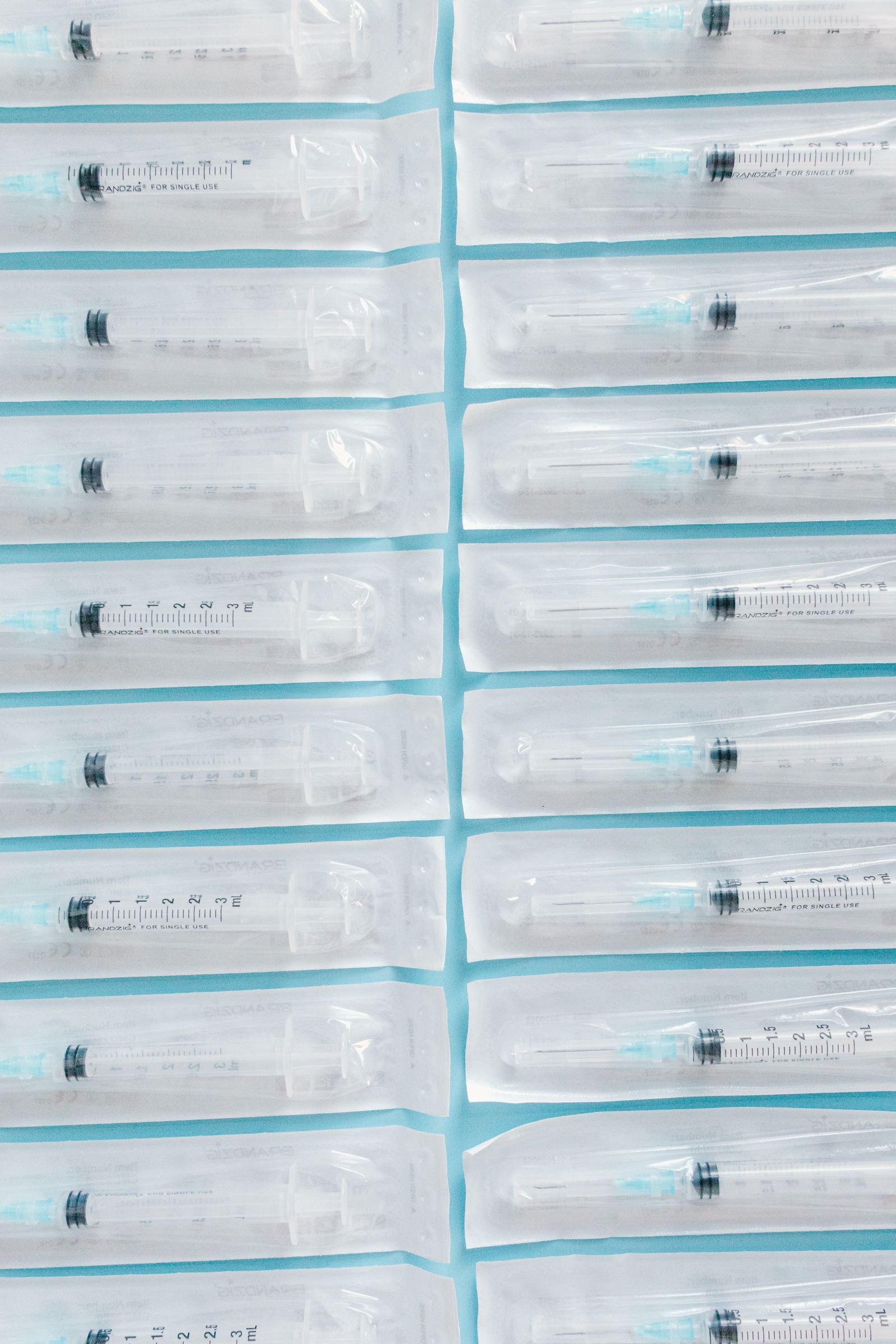 Individually packaged single-use sterile syringes